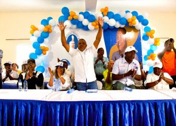 Precandidato a regidor por el PRM juramenta equipo de trabajo y proclama reelección del presidente Abinader