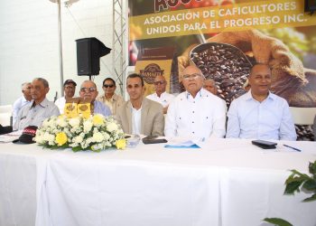 Productores de Café demandan apoyo del gobierno central para que no desaparezca producción