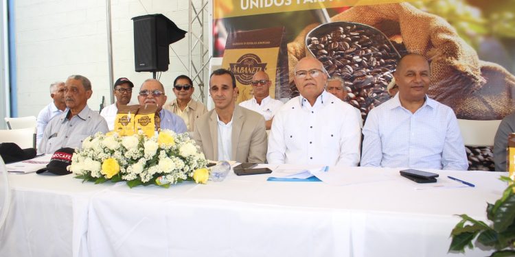Productores de Café demandan apoyo del gobierno central para que no desaparezca producción