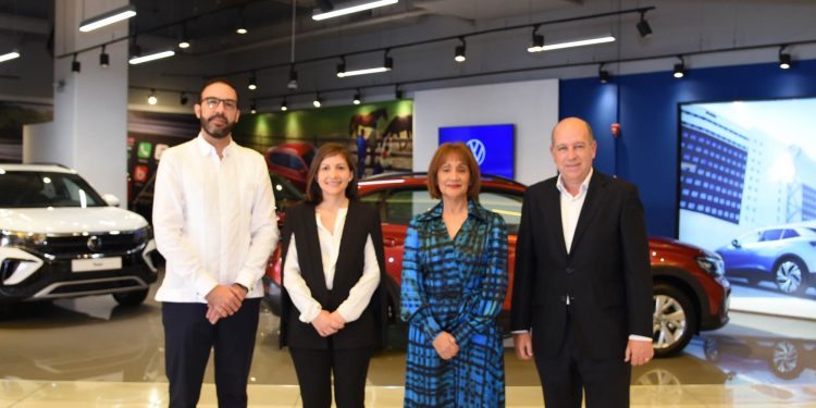 Avelino Abreu, SAS inaugura City Store Volkswagen en Downtown Center