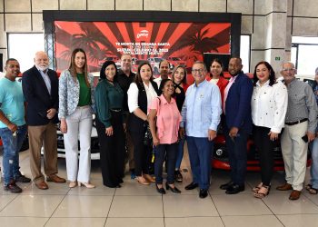 La Unión Comercial Consolidada, S.A entregó las llaves a los ganadores de la rifa de 5 vehículos marca Suzuki Celerio GL  2023