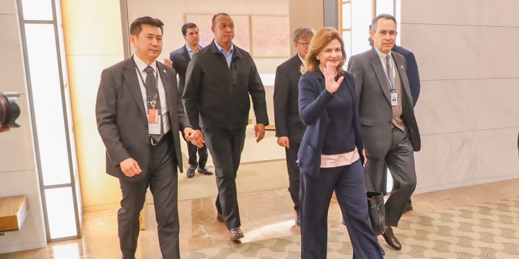 Vicepresidenta Raquel Peña concluye agenda en Corea