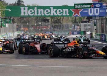 Victoria de Checo Pérez por delante de Max Verstappen y Charles Leclerc