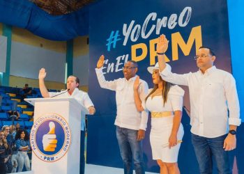 Abel Martínez y PLD pierden al diputado Carlos Sánchez, se juramenta en el PRM
