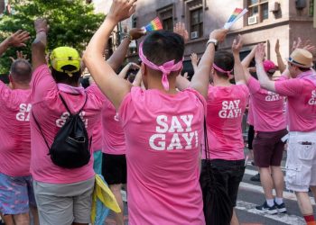 La ley «No digas gay» de Florida se extiende a todas las escuelas públicas