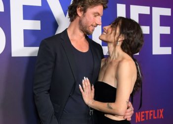 Sarah Shahi habla de su relación con Adam Demos