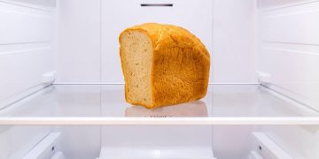 Por esta razón no debes guardar el pan en el refrigerador