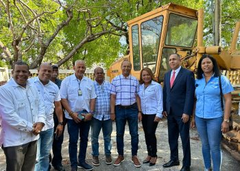 Gobierno a través del Ministerio de Agricultura deja iniciado preparación de 150 kilómetros de caminos vecinales en SPM