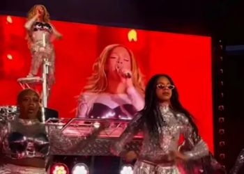 Beyoncé sorprendió a sus fans al bailar con su hija Blue Ivy durante su concierto de París