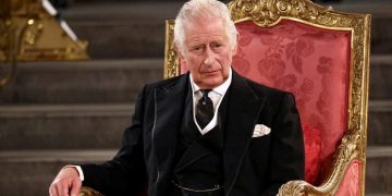 La ceremonia de coronación de Carlos III paso a paso