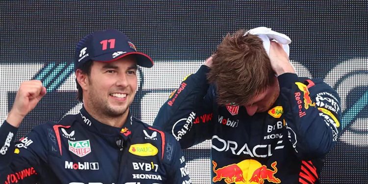 Checo Pérez pone en aprieto a Max Verstappen