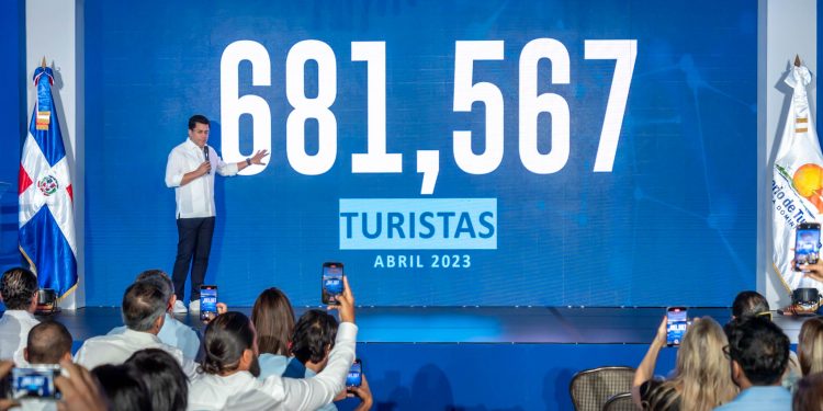 David Collado informa que han llegado 3.8 millones de visitantes en solo 4 meses