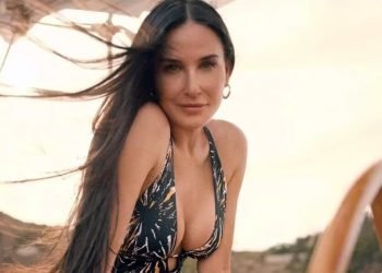 Demi Moore posó con su nieta en bikini y sus seguidores la llenaron de elogios
