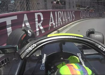 Verstappen y Checo dominan de calle, Alonso se estanca en los reglajes y Hamilton al muro