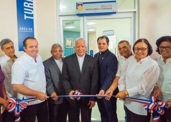 Ministro José Paliza inaugura laboratorios equipados en la Universidad Católica Tecnológica de Barahona