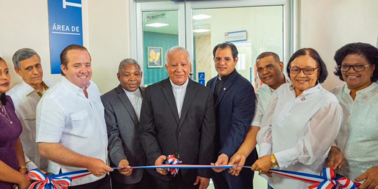 Ministro José Paliza inaugura laboratorios equipados en la Universidad Católica Tecnológica de Barahona