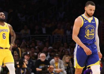 Lakers vencen a Warriors con esfuerzo colectivo