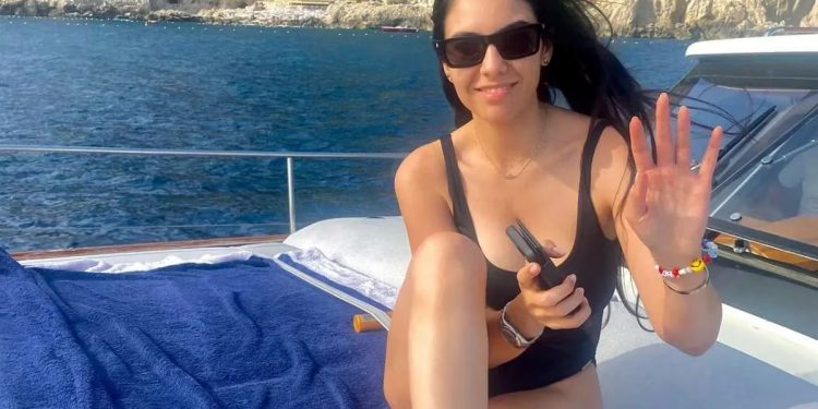Quién es Noor Alfallah, la novia de Al Pacino que fue pareja de Mick Jagger