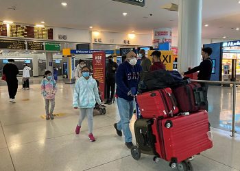 Estados Unidos dejará de exigir la vacunación contra el COVID a los turistas extranjeros