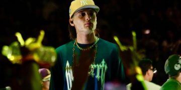 Quién es Peso Pluma, el nuevo fenómeno musical mexicano que superó a Bad Bunny en las búsquedas de YouTube