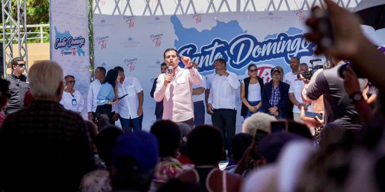 Roberto Ángel: “El presidente Abinader ha duplicado los esfuerzos para llevar las acciones sociales del gobierno a los más necesitados de RD”