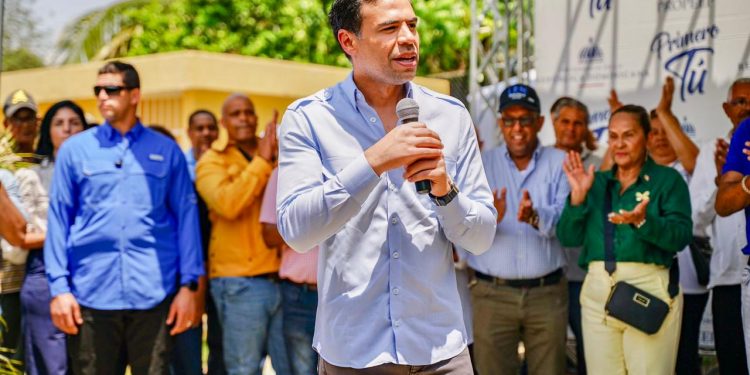 Roberto Ángel ratifica el compromiso del presidente Abinader de que inclusión llegue a cada rincón del pais