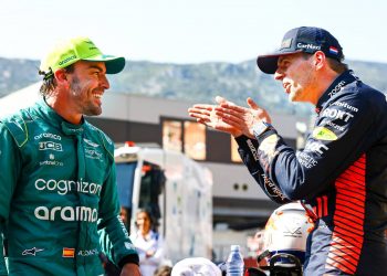 Verstappen supera a Alonso por 0.084 y le birla una pole demencial en Mónaco