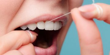 Hilo dental: quién debe usarlo y consejos para una buena higiene