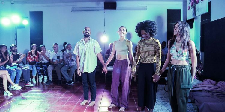 Con espectáculo A-isla-2, Centro Cultural Banreservas celebra Día de la Danza