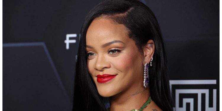 El vídeo viral de Rihanna con un no-fan