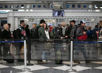 Habrá nuevas reglas en EEUU para proteger a los pasajeros de las demoras y las cancelaciones de las aerolíneas