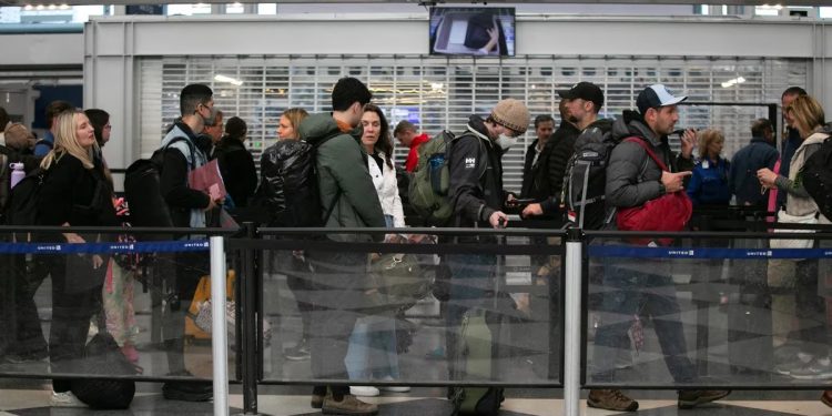 Habrá nuevas reglas en EEUU para proteger a los pasajeros de las demoras y las cancelaciones de las aerolíneas