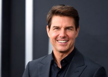 ¡Le envió flores! Tom Cruise está «extremamente» interesado en salir con Shakira