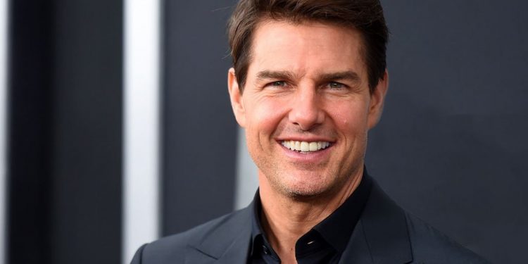 ¡Le envió flores! Tom Cruise está «extremamente» interesado en salir con Shakira
