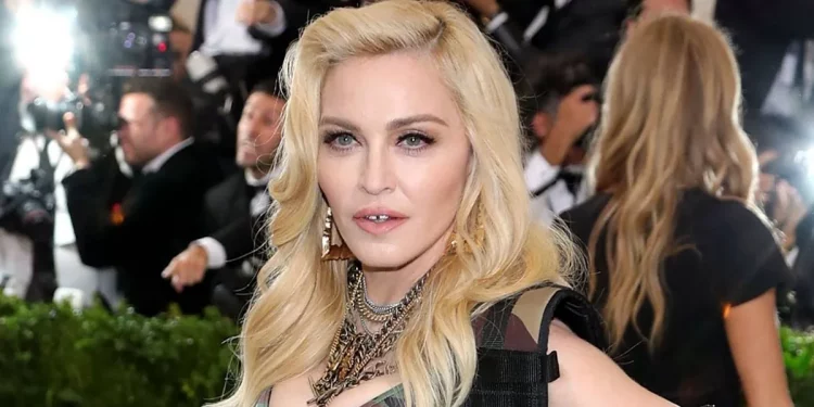 Hospitalizan de emergencia a Madonna