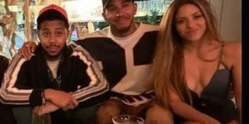 Se confirman los primeros besos en público de Shakira y Hamilton