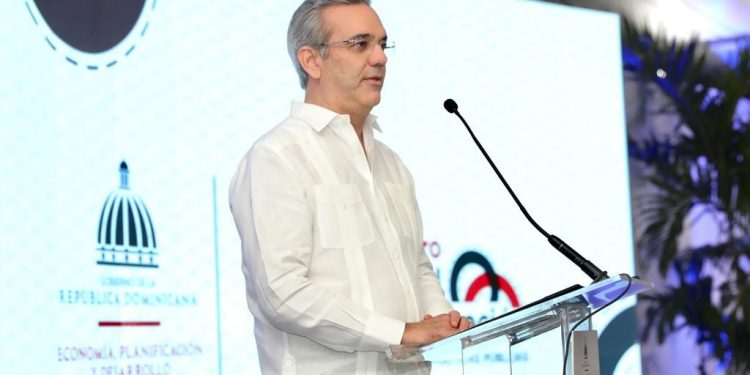 Presidente Abinader destaca mejora en la calidad de vida de la gente y aumento de empleos gracias a políticas de desarrollo e inversión implementadas
