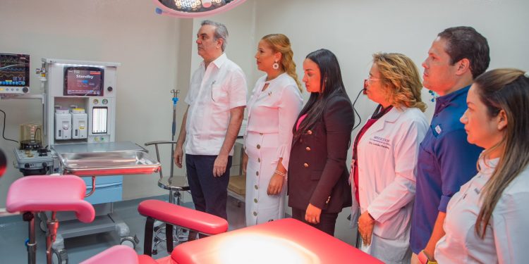 Abinader inaugura Hospital Municipal de Esperanza Dr. José Fausto Ovalles y en Mao el puente Gregorio Aracena