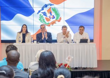 Presidente Abinader llega a Bahamas para participar en reunión de CARICOM