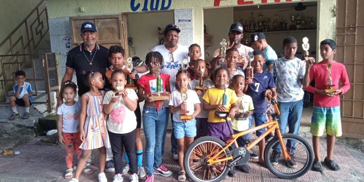 Con pocos recursos, el Club Fénix celebra su XXXI Aniversario 2023