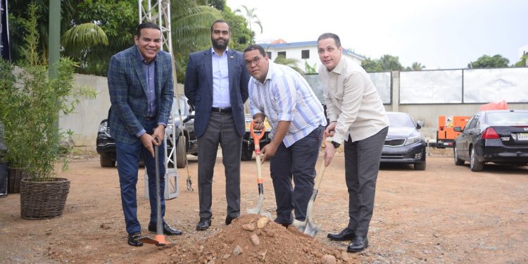Club Real Deportivo inicia trabajos de complejo polideportivo