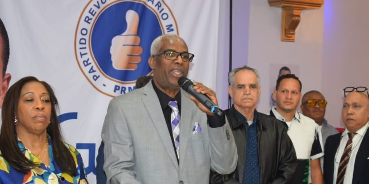 Demandan del presidente Abinader tomar medidas ante denuncia de Guido Gómez
