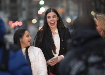 Emma Coronel, esposa de ‘El Chapo’, salió de prisión; esto se sabe de su traslado a Los Ángeles