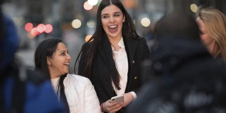 Emma Coronel, esposa de ‘El Chapo’, salió de prisión; esto se sabe de su traslado a Los Ángeles