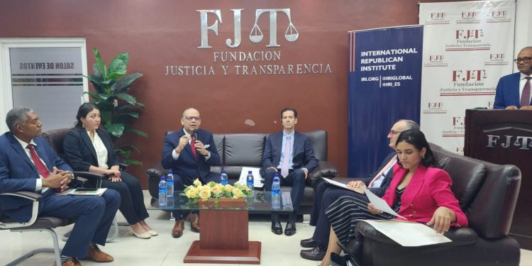 FJT socializa informe sobre el Impacto Económico, Social y Político de las relaciones Dominico-China