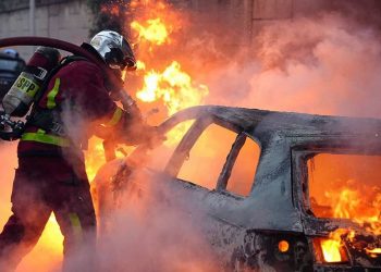 Francia: al menos 13 detenidos dejaron los disturbios en Nanterre tras la muerte de un adolescente a manos de la Policía
