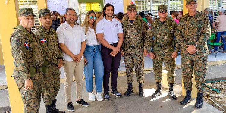 Fundación Raymond Rodriguez y Ejército RD realizan amplia jornada de salud gratuita en Santiago y Licey al Medio