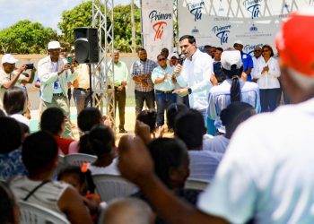 Gobierno asiste a miles de familias vulnerables de Duvergé y Oviedo con jornadas “Primero Tú”