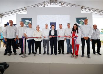 Gobierno entrega remozamiento hospital municipal Lilian Fernández en Navarrete