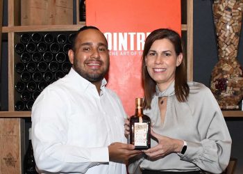 Cointreau se renueva con L’Unique, presenta su nueva botella, homenaje a los orígenes de la coctelería